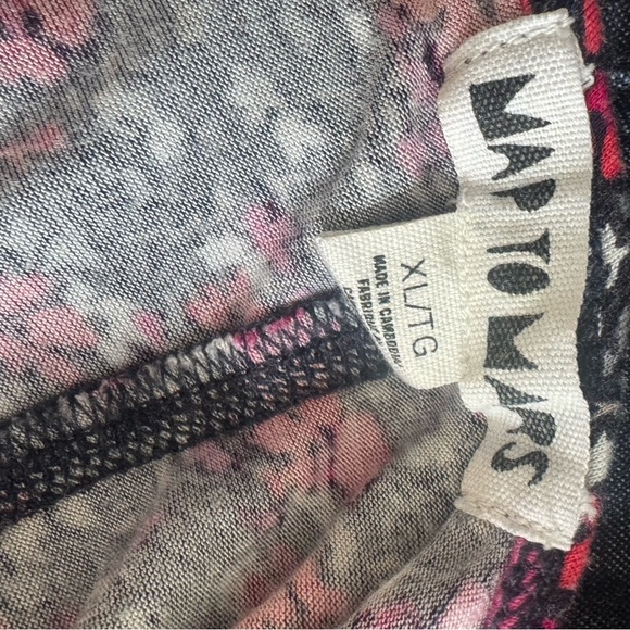 Map to Mars Floral Long Sleeve Top - Black and Pink Size XL - Picture 5 of 7